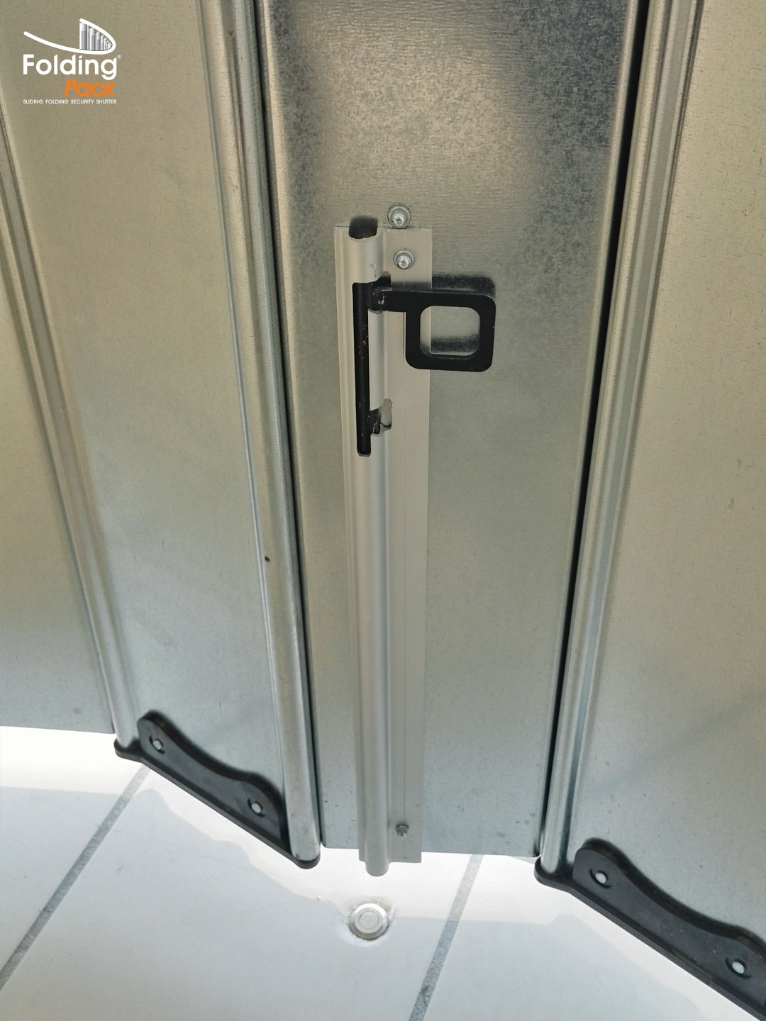 Industrial folding shutter doors